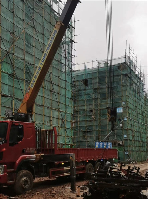 宣恩县“慢工细活”—— 吊车的 “微动控制” 技术